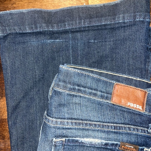 Preloved Fossil Flare Leg Jeans in a Medium Wash True Bellbottom Jeans Size 31 - Picture 3 of 7